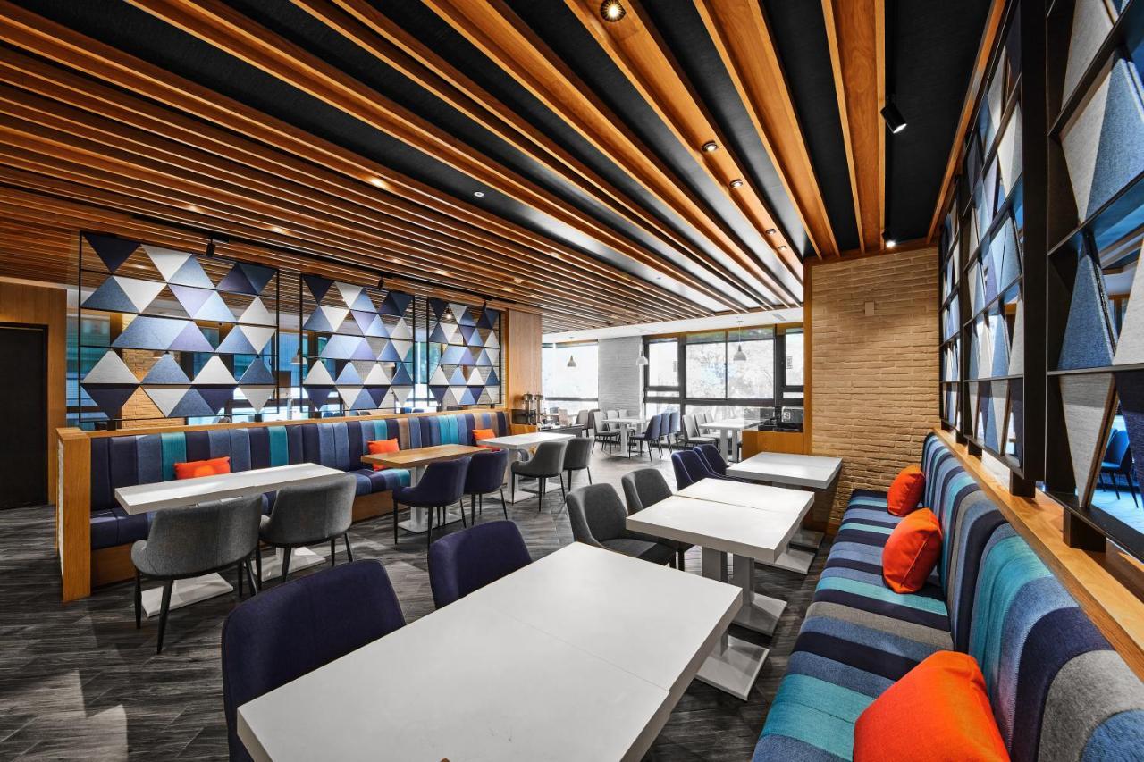 Holiday Inn Express Kaohsiung Love River By Ihg Ngoại thất bức ảnh