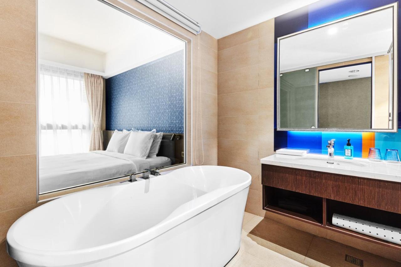 Holiday Inn Express Kaohsiung Love River By Ihg Ngoại thất bức ảnh