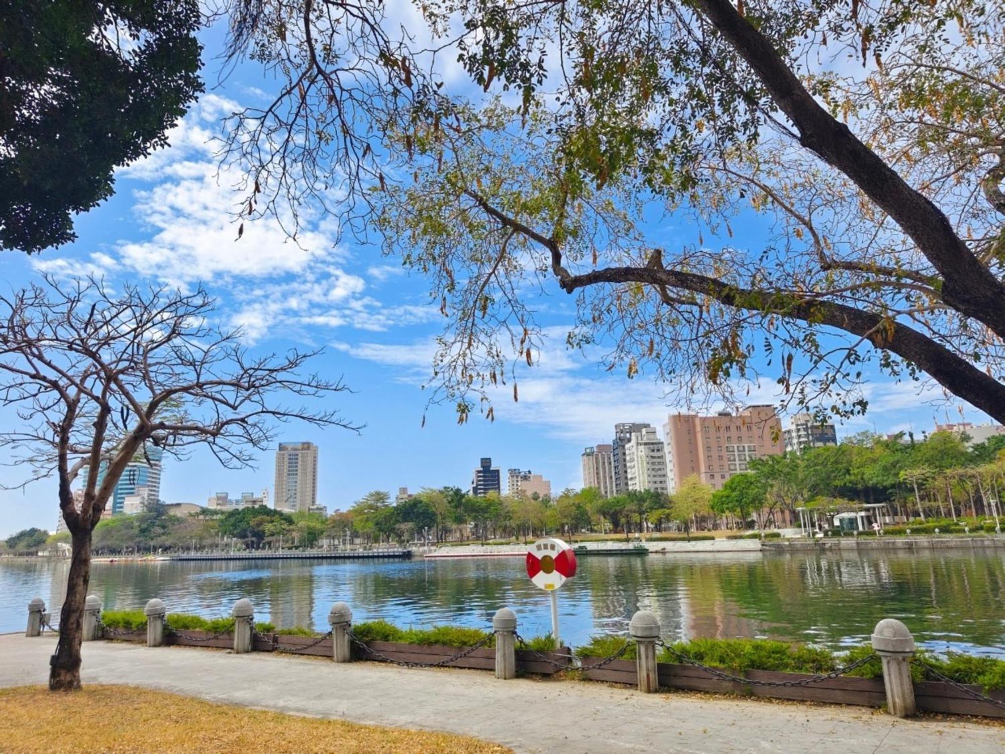 Holiday Inn Express Kaohsiung Love River By Ihg Ngoại thất bức ảnh